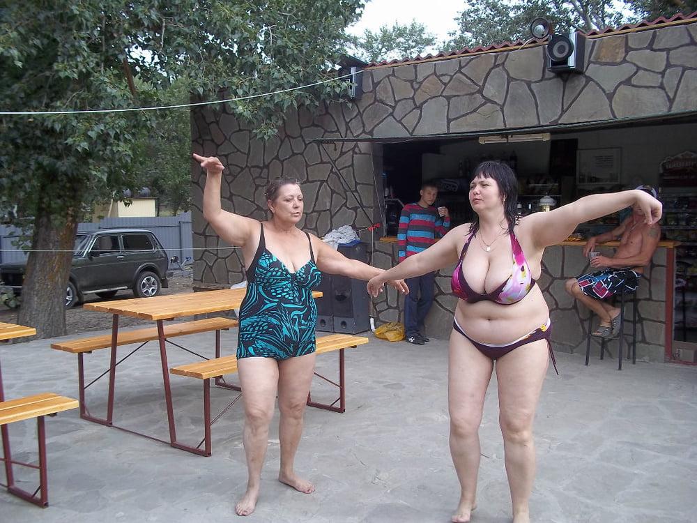 17P Busty Russian Woman 3661