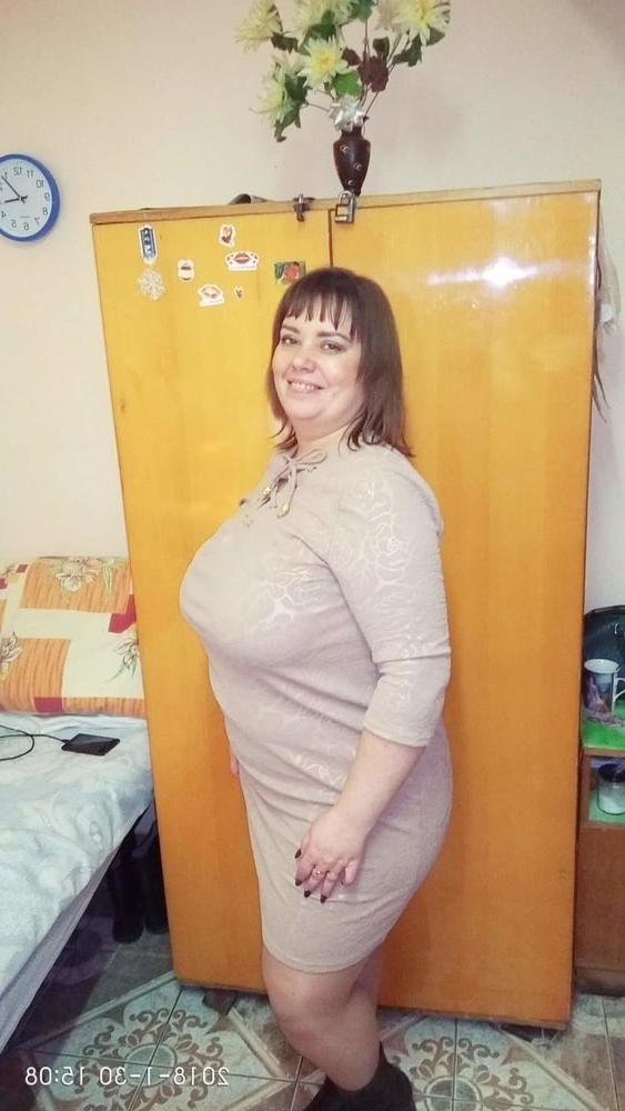16P Busty Russian Woman 3660