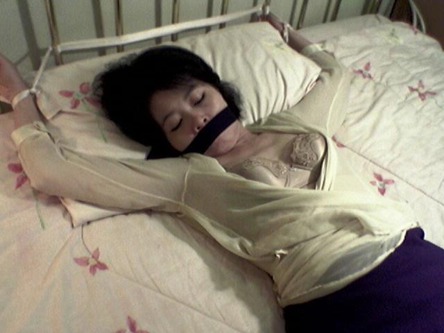 24P Ingga Asian Amateur Bondage 09