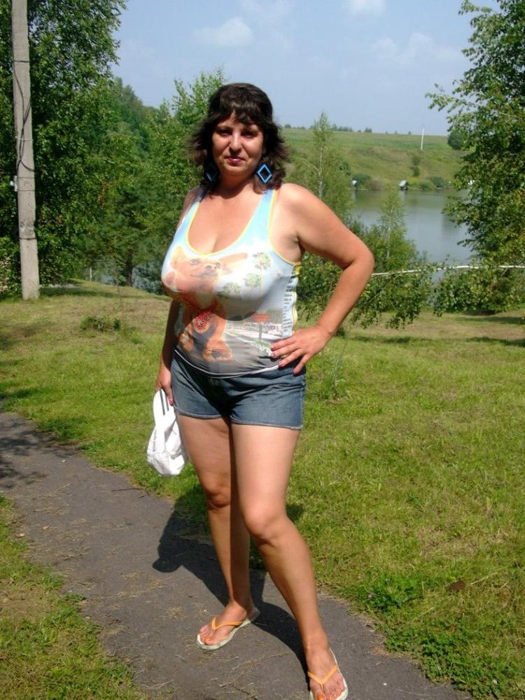 17P Busty Russian Woman 3662