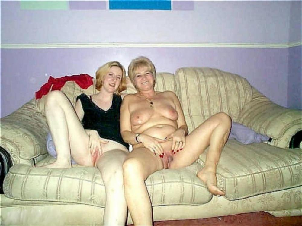 25P Older and hot 049 (Mom with daughter)