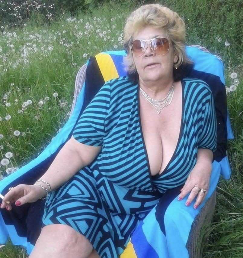 25P Webtastic Special: Granny Time Vol.1239