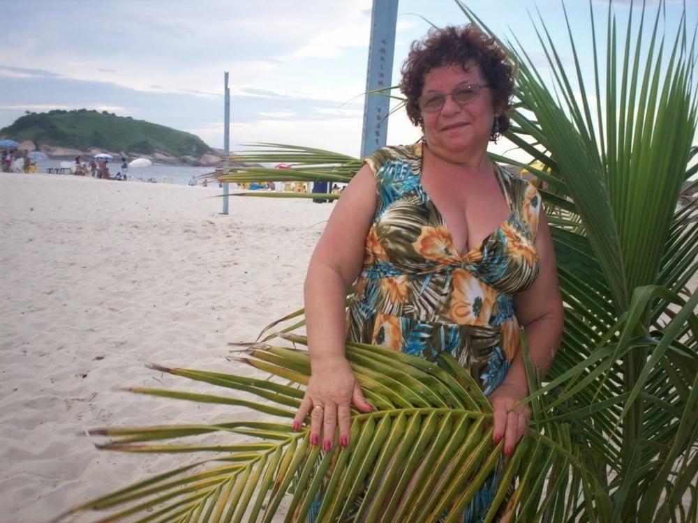 20P Granny Dressed 16