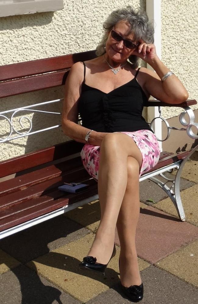20P Granny Dressed 16