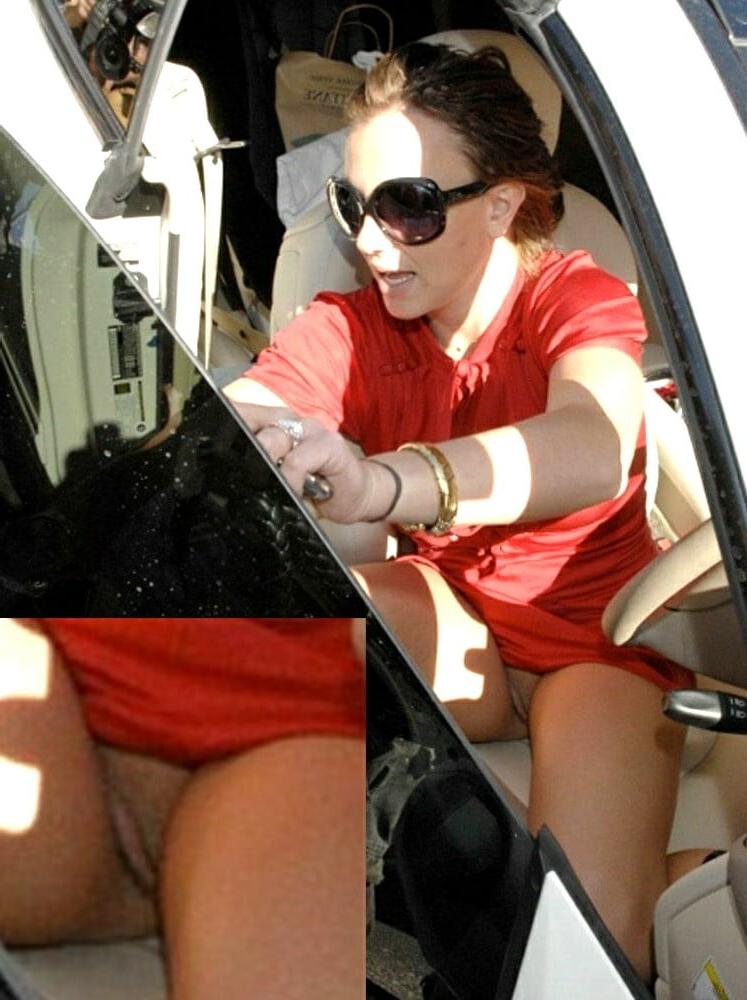 15P Britney Spears  shaved Pussy Upskirt