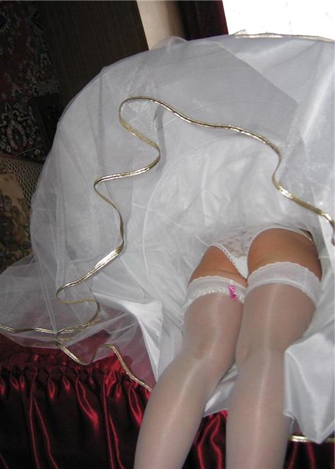25P Brides Upskirt