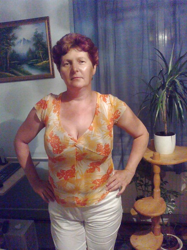 20P Granny Dressed 15