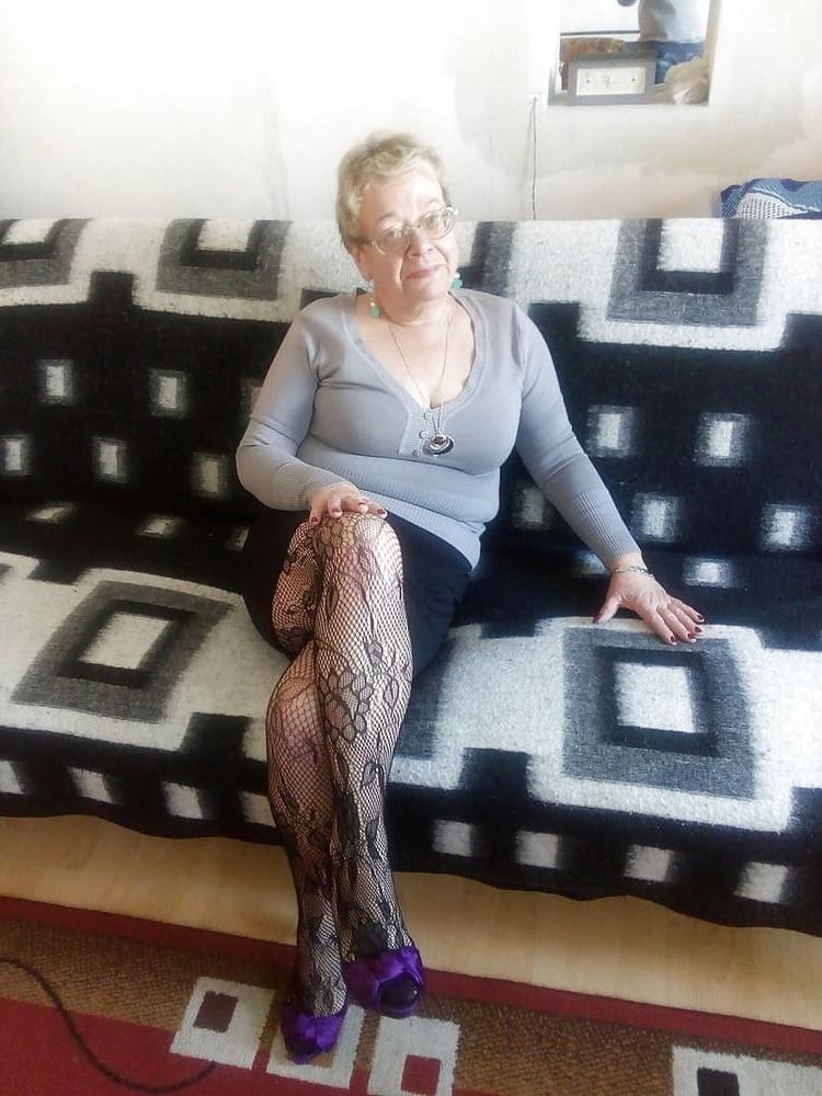 20P Granny Dressed 15