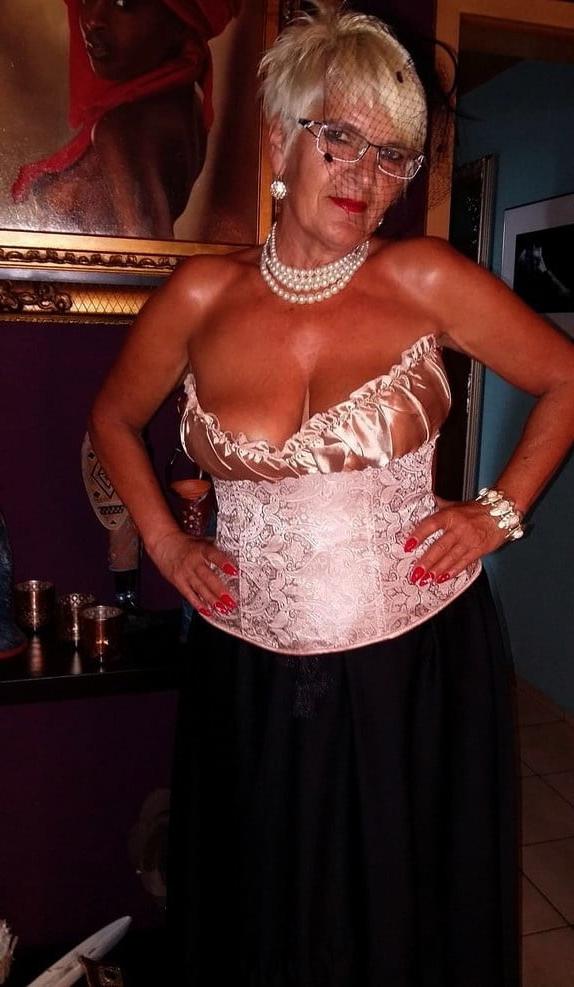 20P Granny Dressed 15
