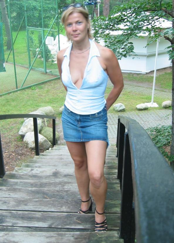 25P CLOTHED 42