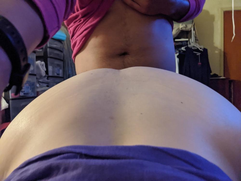 25P My white mature wide ass  on me