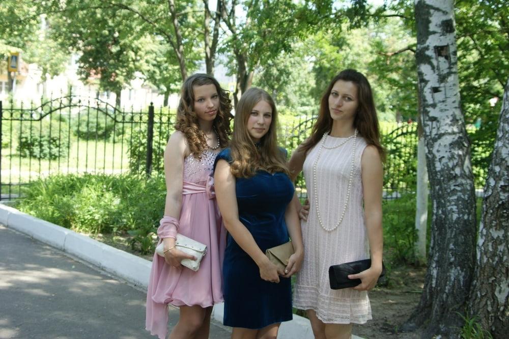 10P Busty Russian Woman 3659