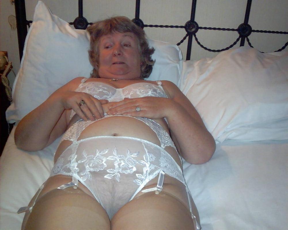 14P Granny Elvira 77