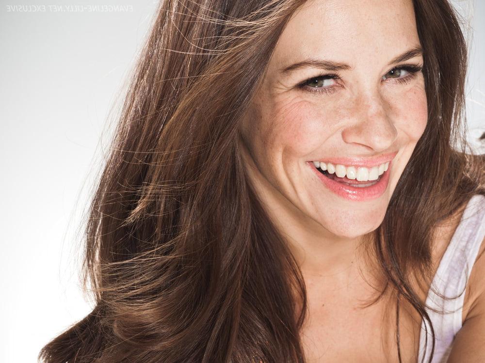25P Evangeline Lilly Close up L'Oreal outtakes 5