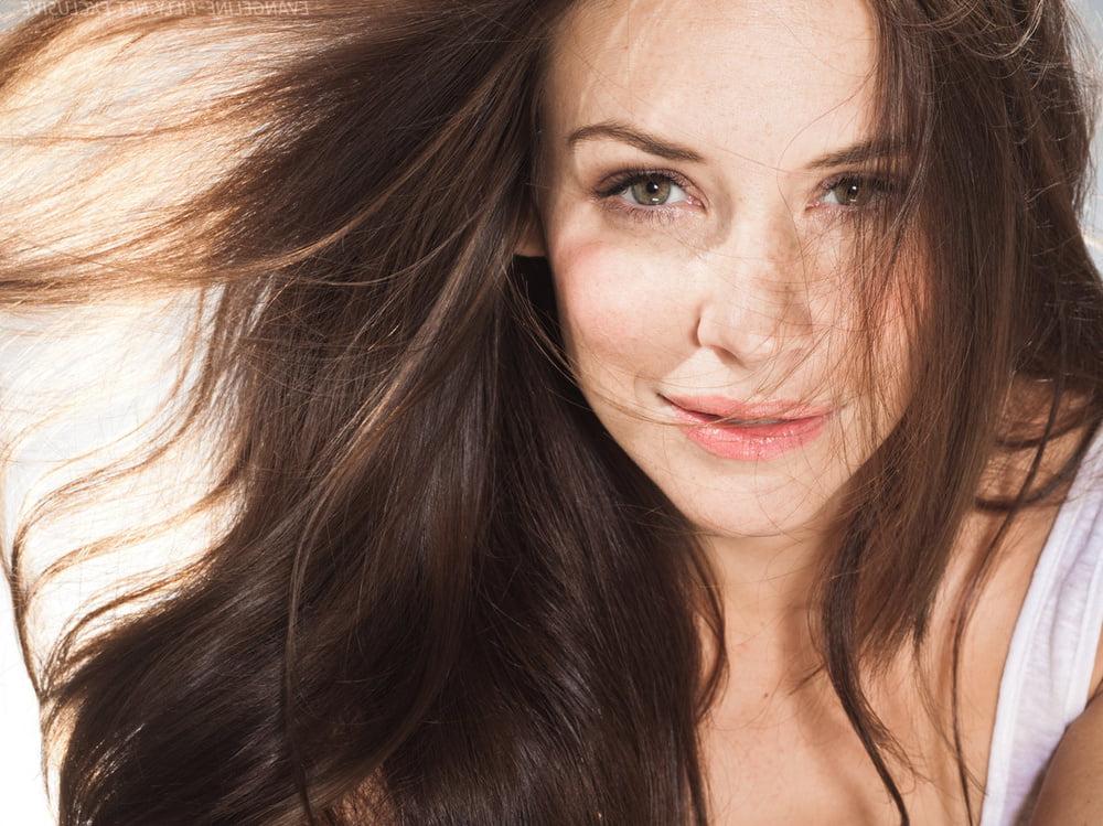 25P Evangeline Lilly Close up L'Oreal outtakes 5