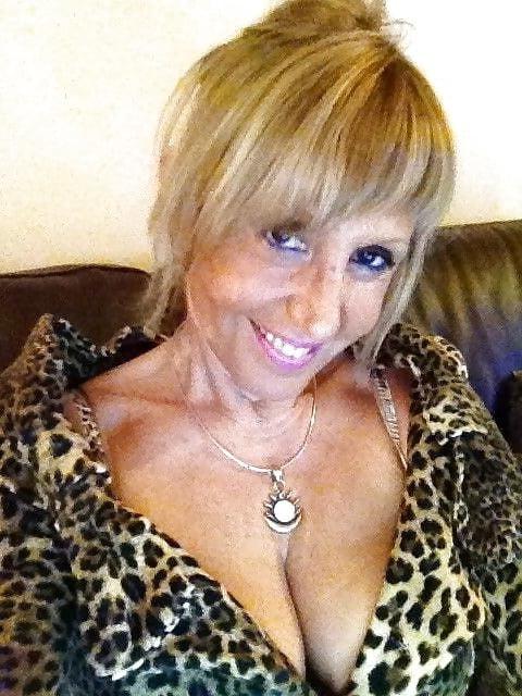 25P Just catch a horny Granny (578)