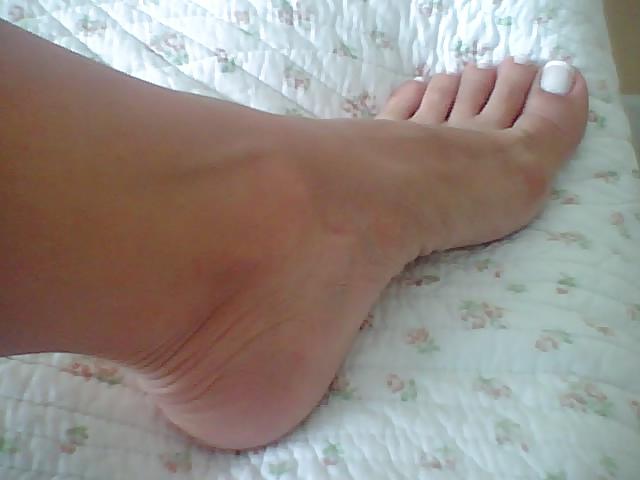 25P Venezuelan sexy feet