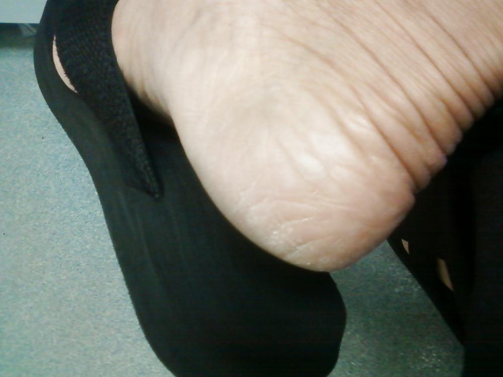 25P Venezuelan sexy feet