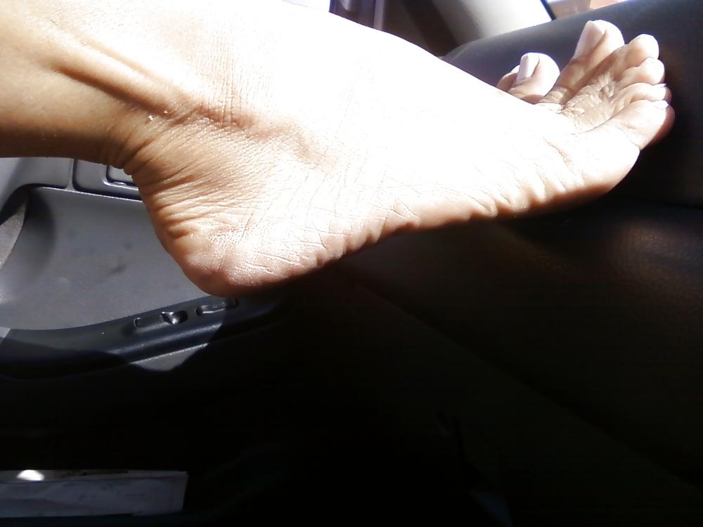 25P Venezuelan sexy feet