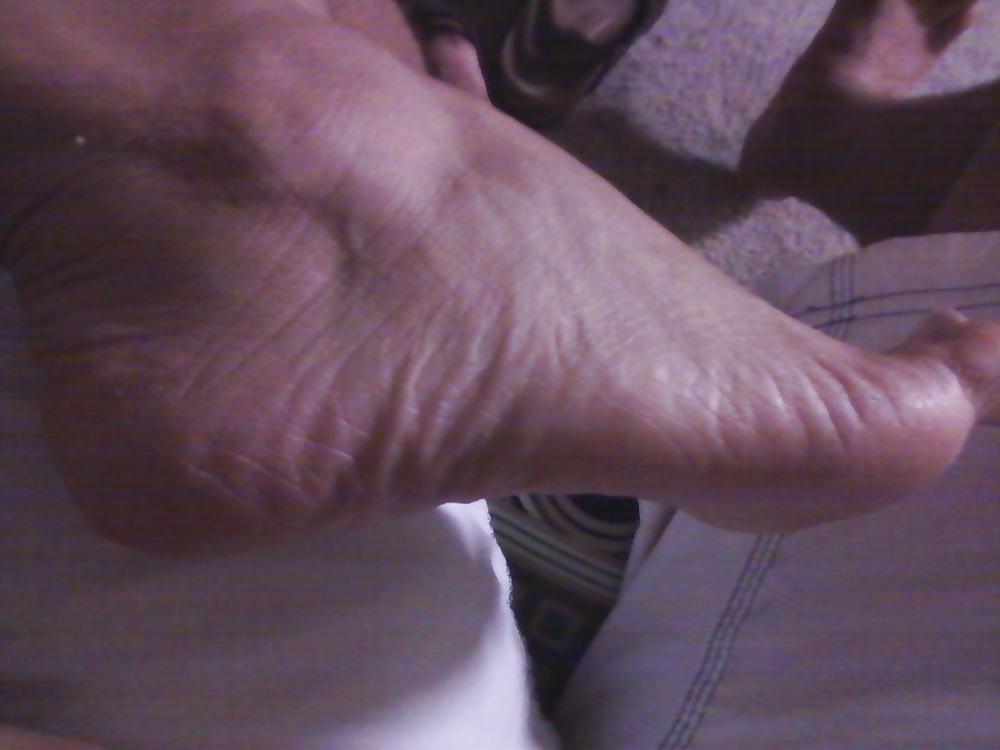 25P Venezuelan sexy feet