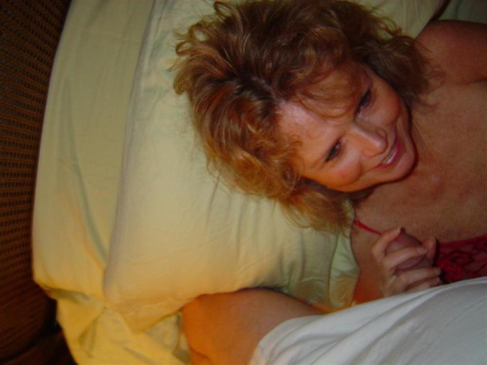 25P Women Need Exposure 884 - Slut Granny