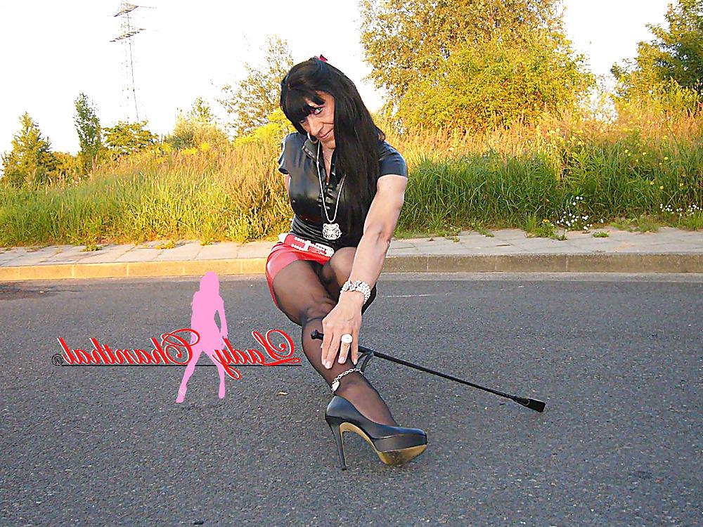 12P Lady Chanthal Latex 2