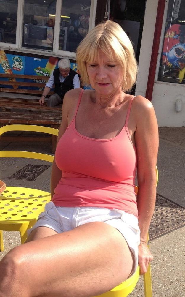 9P Damn Granny got Boobs !