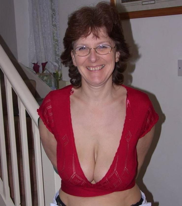 9P Damn Granny got Boobs !