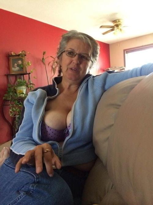 9P Damn Granny got Boobs !