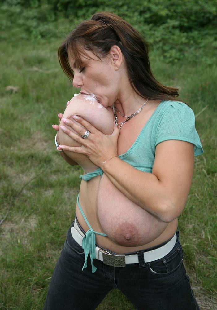 25P I suck my nipples #1