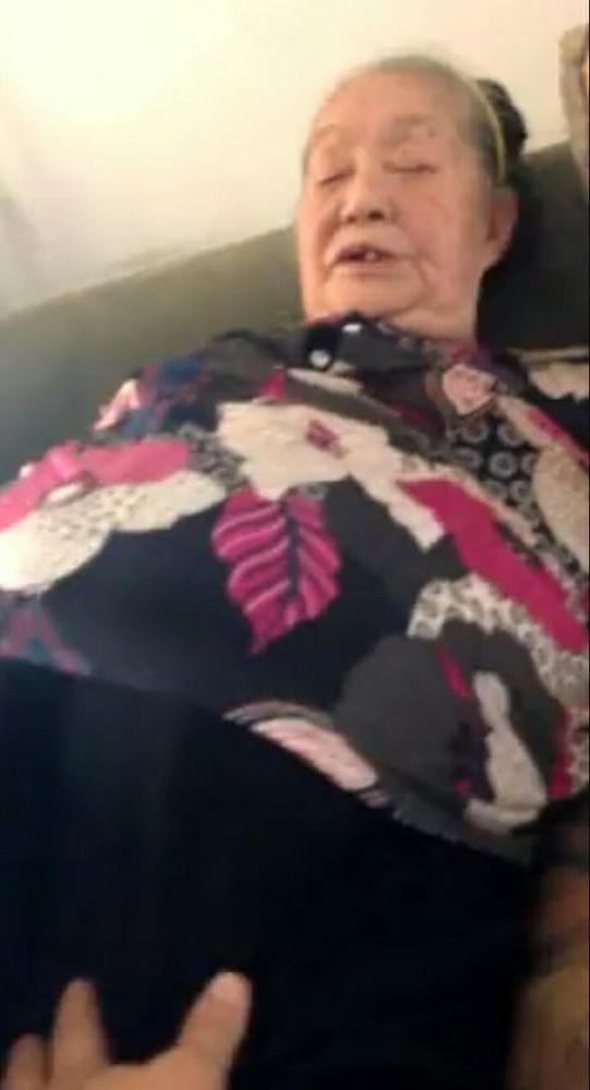 12P Asian Granny 1