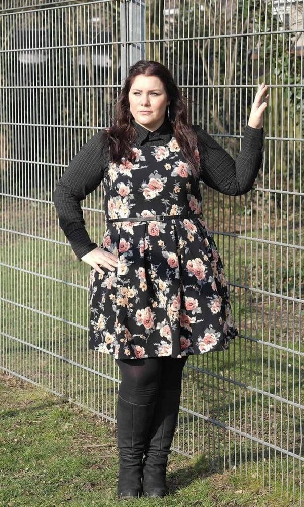 25P bbw in pantyhose 2