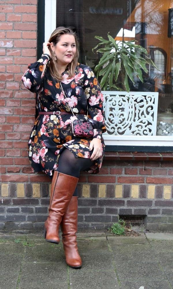 25P bbw in pantyhose 2