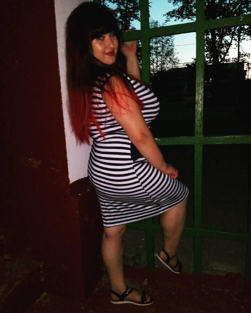 13P Busty Russian Woman 3655