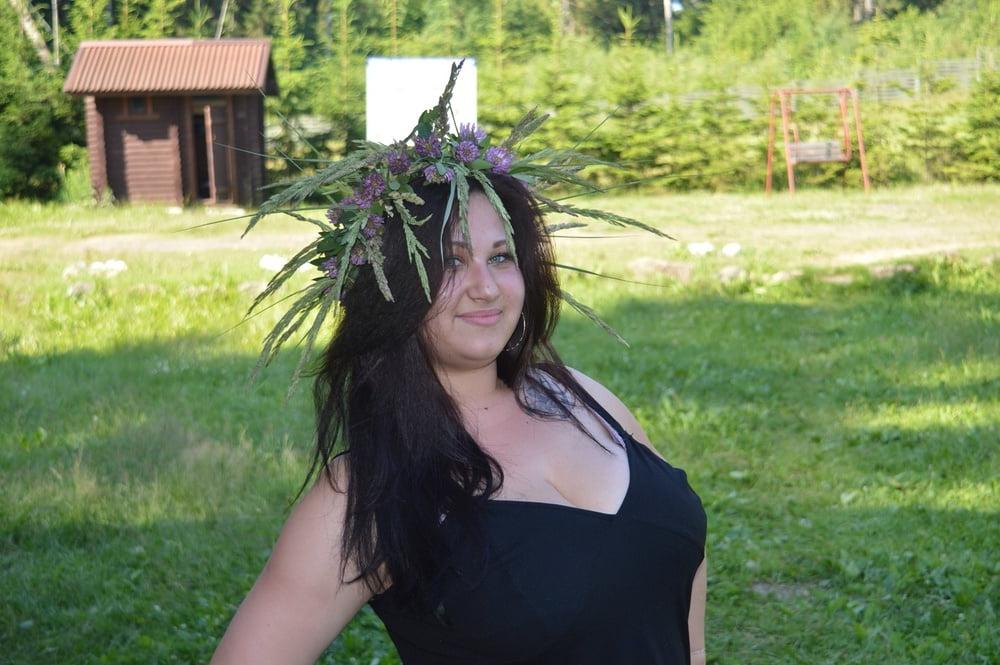 13P Busty Russian Woman 3655