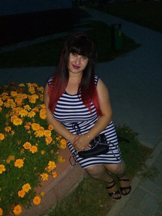 13P Busty Russian Woman 3655