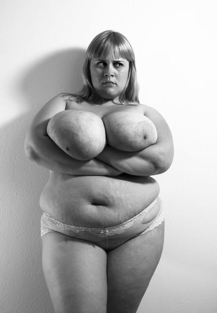 16P Bbw mix 984. (Black and white pics)