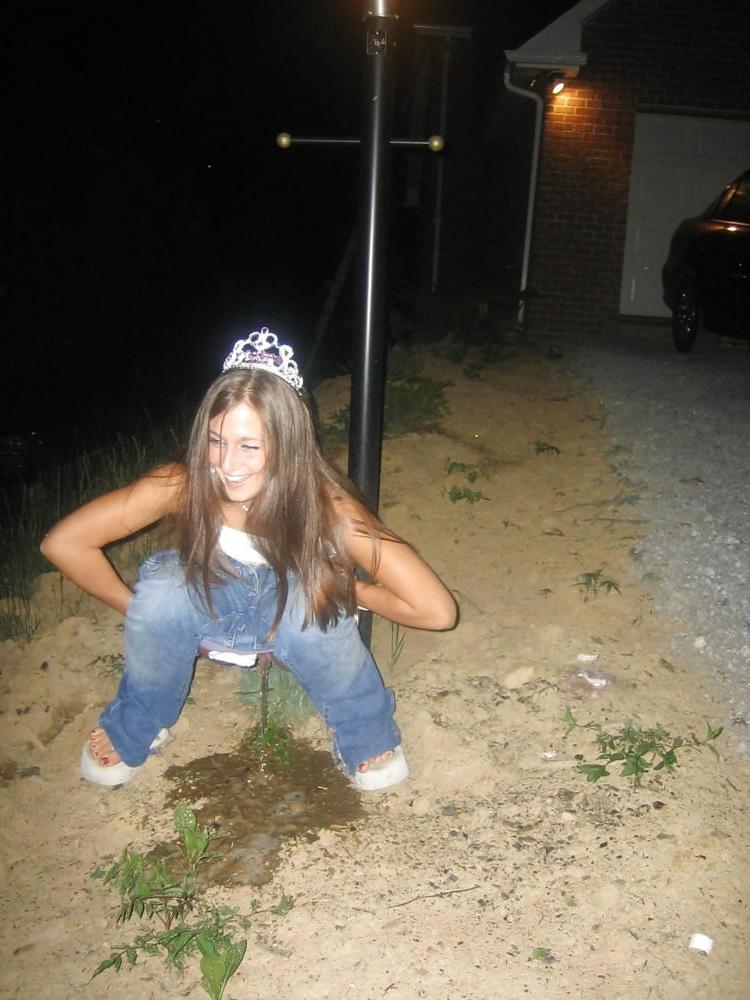 25P FAP Time - Women Pissing Edition #2