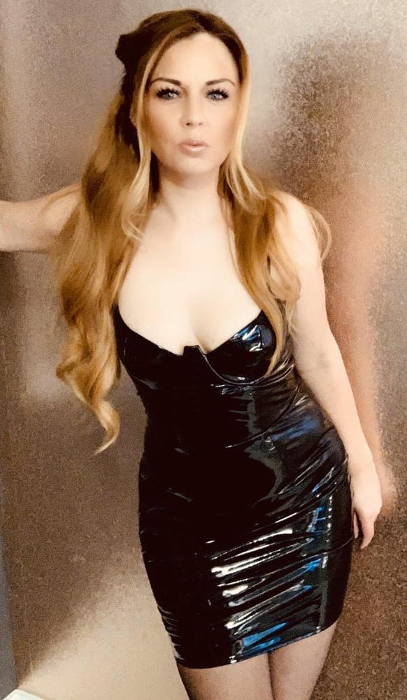 25P Latex so horny 2