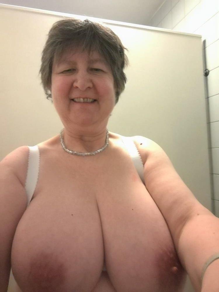 16P Bbw mix 902 (Big saggy tits)
