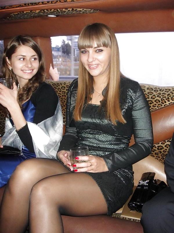 25P Nylon - upskirt - leg 30