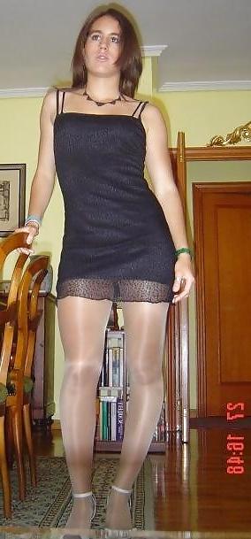 25P Nylon - upskirt - leg 30