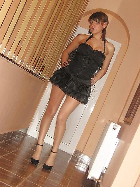 25P Nylon - upskirt - leg 30