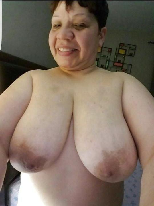 16P Bbw mix 917 (Saggy tits selfies)