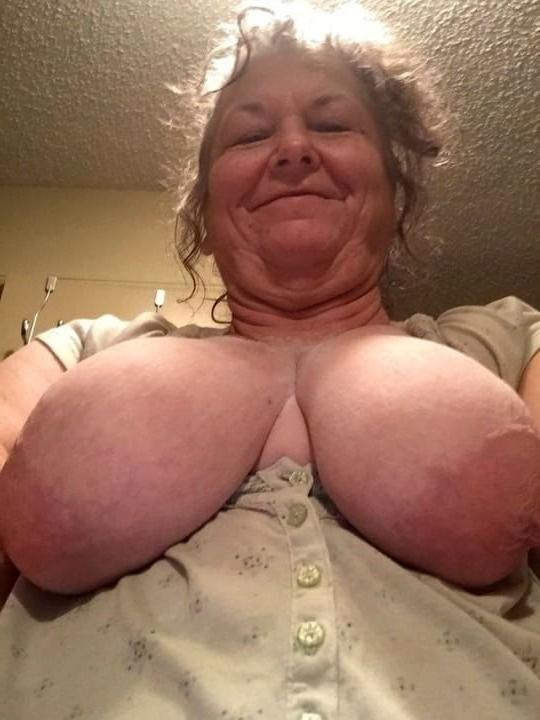16P Bbw mix 917 (Saggy tits selfies)