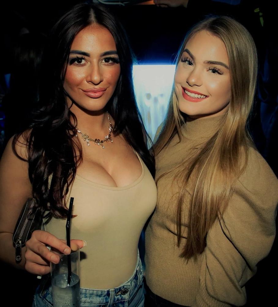 20P Girls partying in club - Paris #90