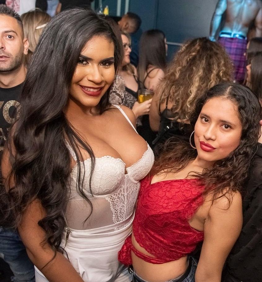 20P Girls partying in club - Paris #90