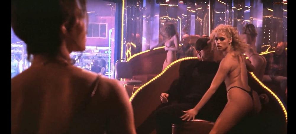 25P Elizabeth berkley nude 3