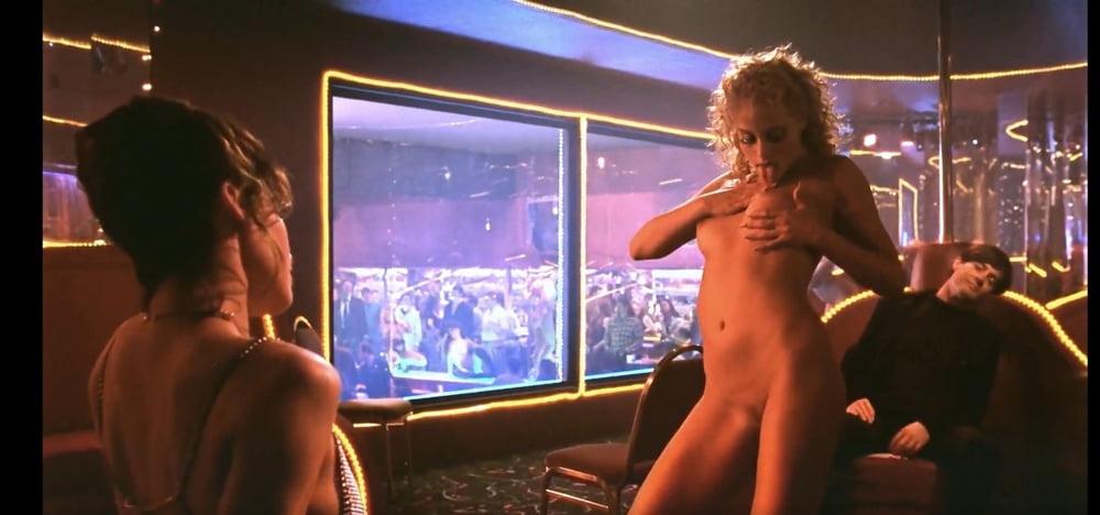 25P Elizabeth berkley nude 3