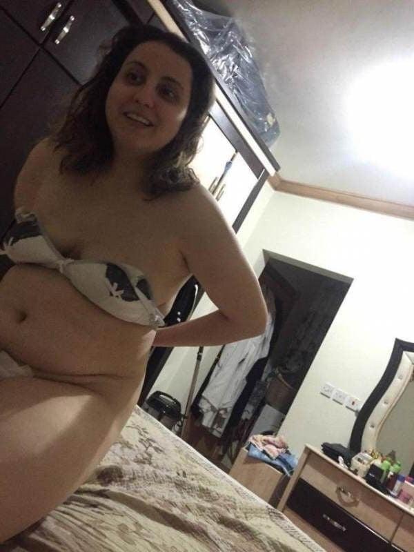 25P Paki Bhabi Nude Pics